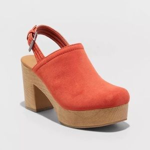 Target’s Universal Thread Sling-Back Clog